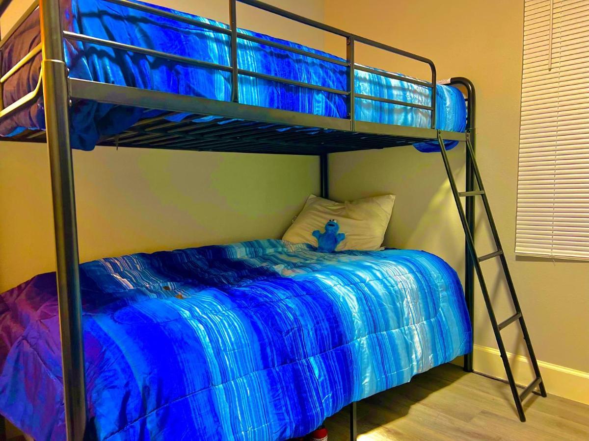Stop Inn Stay Hostel Houston Esterno foto