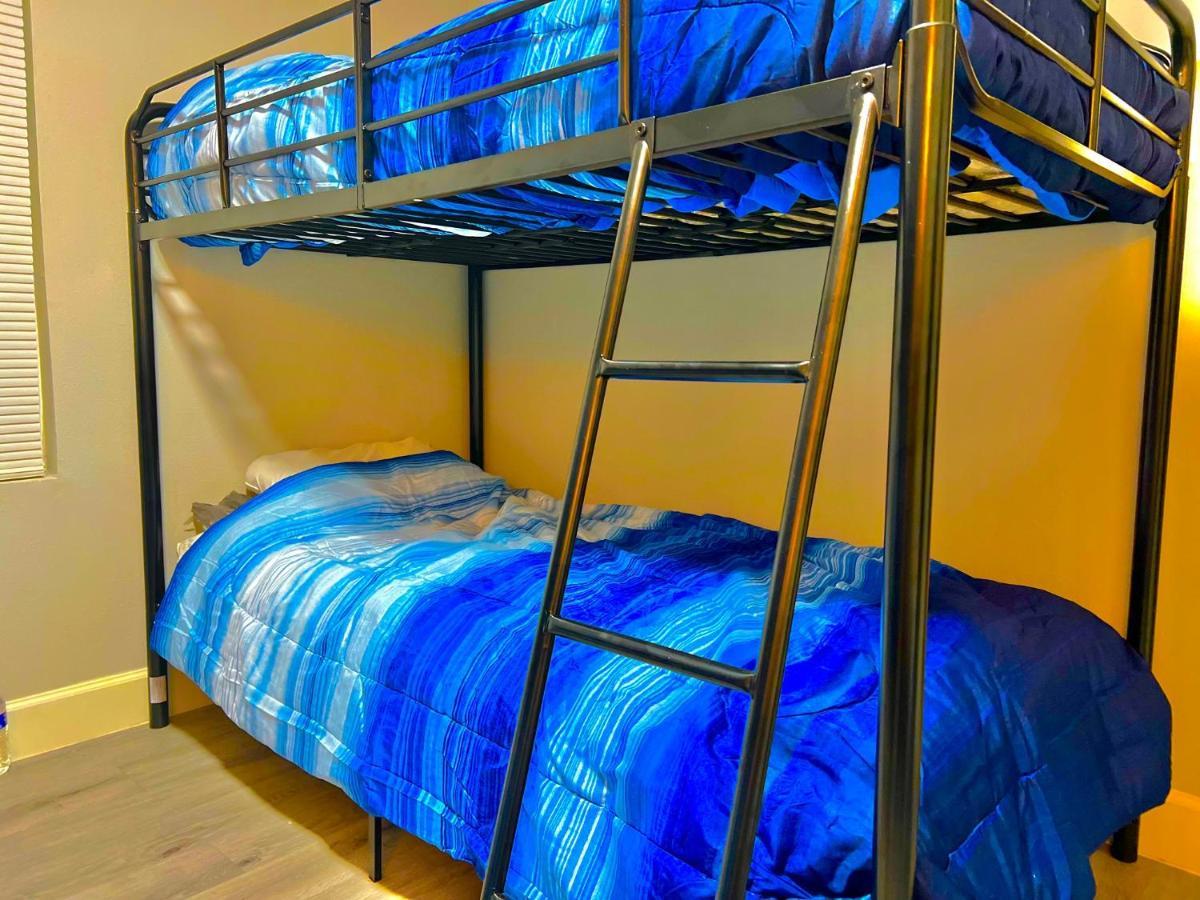 Stop Inn Stay Hostel Houston Esterno foto